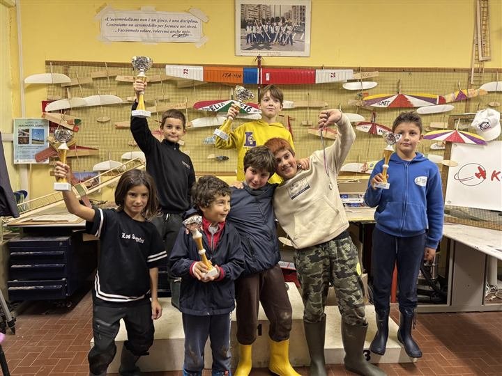 I premiati con le loro coppe